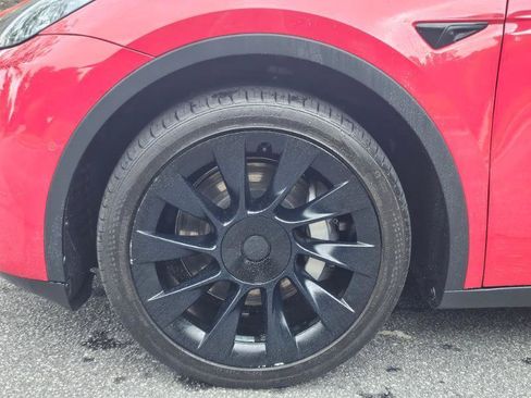 Used 2022 Tesla Model Y Long Range AWD/4WD image 18