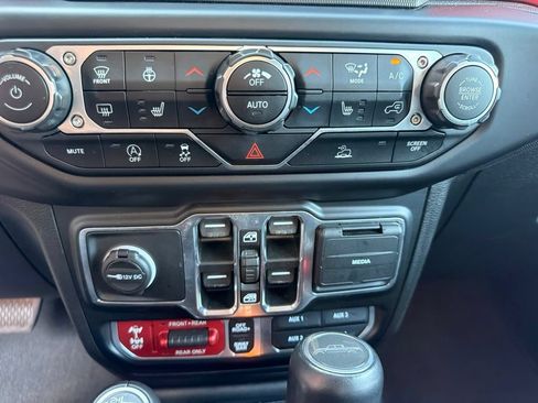 Used 2022 Jeep Gladiator Rubicon w/ LED Lighting Group AWD/4WD image 25