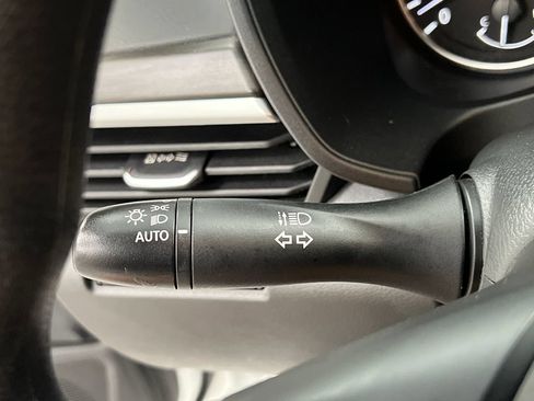 Used 2025 Nissan Altima 2.5 SV FWD image 45