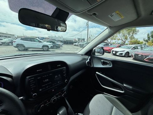 Used 2025 Kia Soul LX w/ LX Technology Package image 35