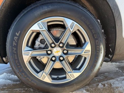 Used 2025 Chevrolet Blazer LT image 9