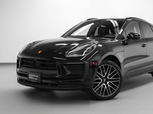 Certified 2022 Porsche Macan AWD/4WD image 7