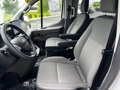 Used 2024 Ford Transit 350 XLT RWD image 27
