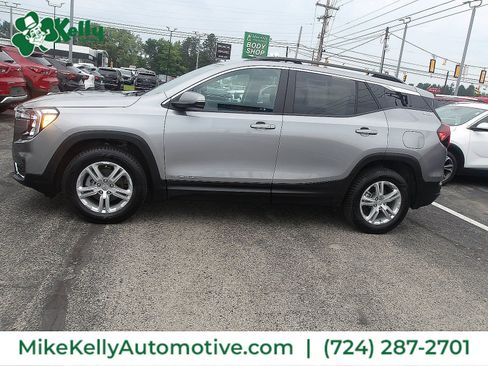 Used 2023 GMC Terrain SLE w/ Driver Convenience Package AWD/4WD image 4