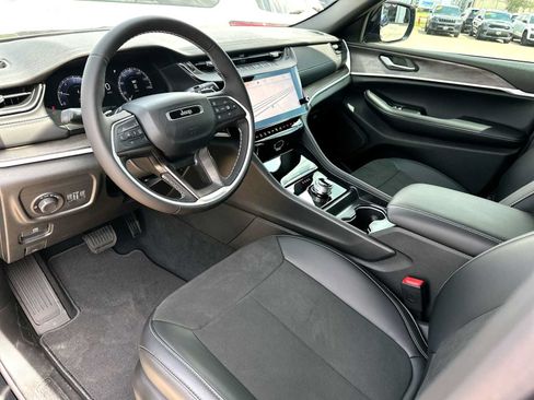 New 2026 Jeep Grand Cherokee Altitude RWD image 18