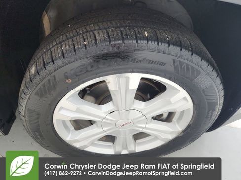 Used 2017 GMC Terrain SLE image 31