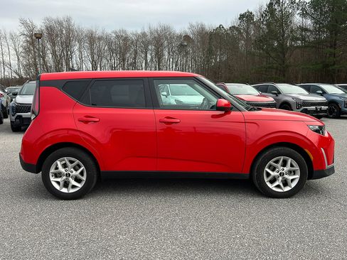 Used 2025 Kia Soul LX w/ LX Technology Package image 7