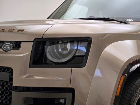 Used 2025 Land Rover Defender 110 AWD/4WD image 5