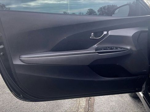 Used 2019 Hyundai Veloster Turbo R-Spec image 18