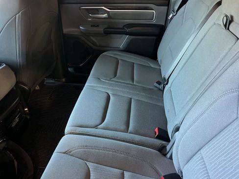 Used 2022 RAM 1500 Big Horn AWD/4WD image 5