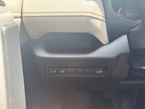 Used 2021 Toyota RAV4 Limited FWD image 9