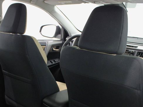 Used 2017 Toyota RAV4 XLE FWD image 41