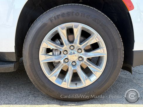 Used 2024 Chevrolet Suburban Premier RWD image 11
