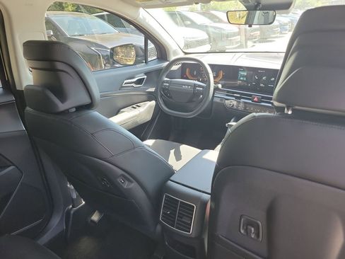 New 2026 Kia Sportage EX image 13