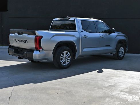 Used 2022 Toyota Tundra SR5 w/ SR5 Premium Package image 5