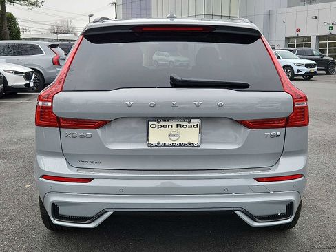 Used 2025 Volvo XC60 T8 Plus w/ Protection Package Premier image 5