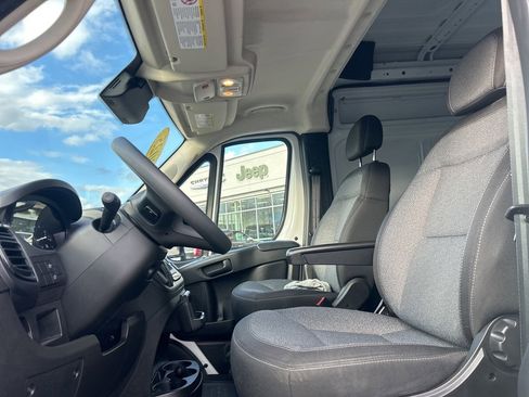 Used 2025 RAM ProMaster 2500 w/ Storage Group image 8