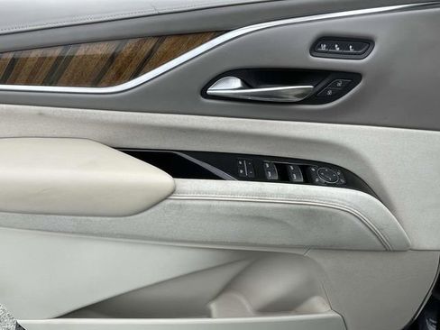 Used 2022 Cadillac Escalade Sport Platinum image 17