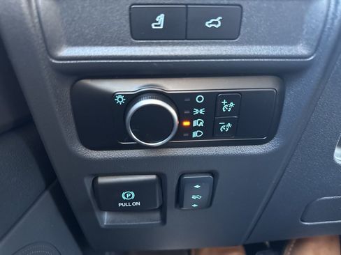 Used 2024 Ford Expedition XLT image 26