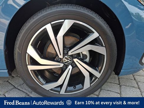 Certified 2025 Volkswagen Jetta SEL FWD image 11
