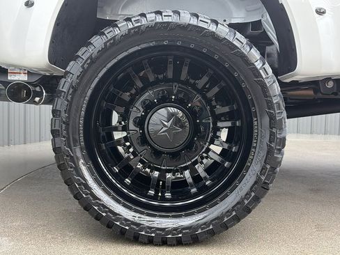 Used 2025 Ford F450 Platinum w/ Camper Package image 11