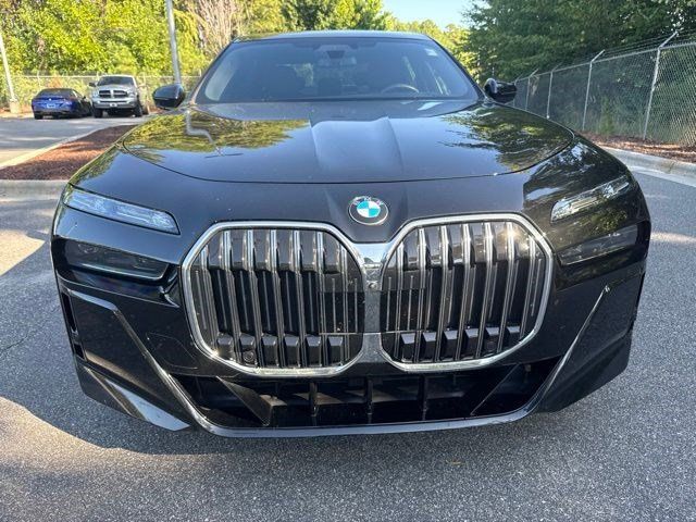 Certified 2024 BMW 760i xDrive w/ Executive Package AWD/4WD image 2