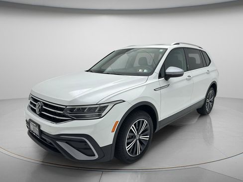 Used 2024 Volkswagen Tiguan Wolfsburg Edition AWD/4WD image 6