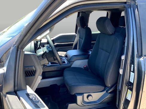 Used 2017 Ford F150 XL w/ Equipment Group 101A Mid RWD image 8