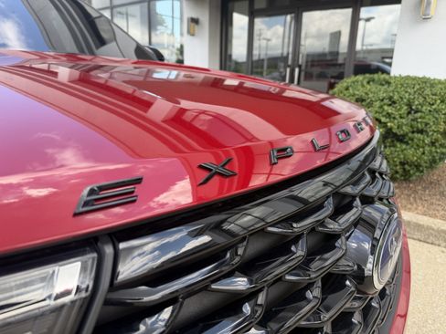 Used 2023 Ford Explorer ST-Line w/ Class IV Trailer Tow Package AWD/4WD image 23
