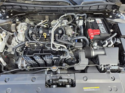 Used 2025 Nissan Altima 2.5 SV FWD image 30