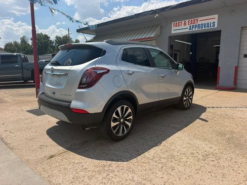 Used 2021 Buick Encore Preferred FWD image 6