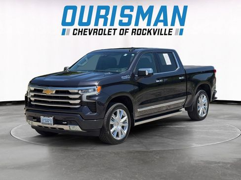 Used 2024 Chevrolet Silverado 1500 High Country w/ High Country Premium Package AWD/4WD image 2