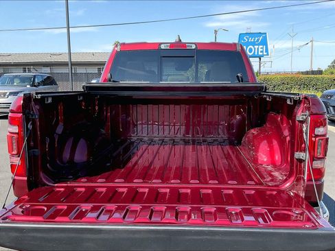 Used 2021 RAM 1500 Laramie AWD/4WD image 38