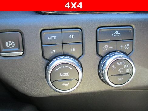 Used 2023 GMC Sierra 1500 Elevation image 24