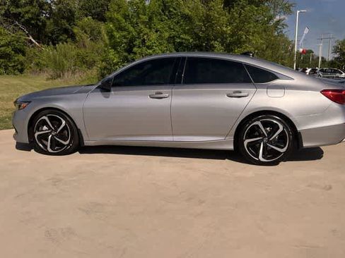 Used 2022 Honda Accord Sport image 4