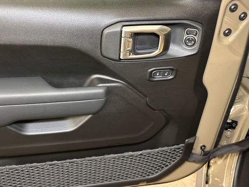 New 2026 Jeep Gladiator Sport image 19