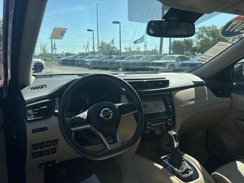 Used 2017 Nissan Rogue SL w/ SL Premium Package FWD image 22