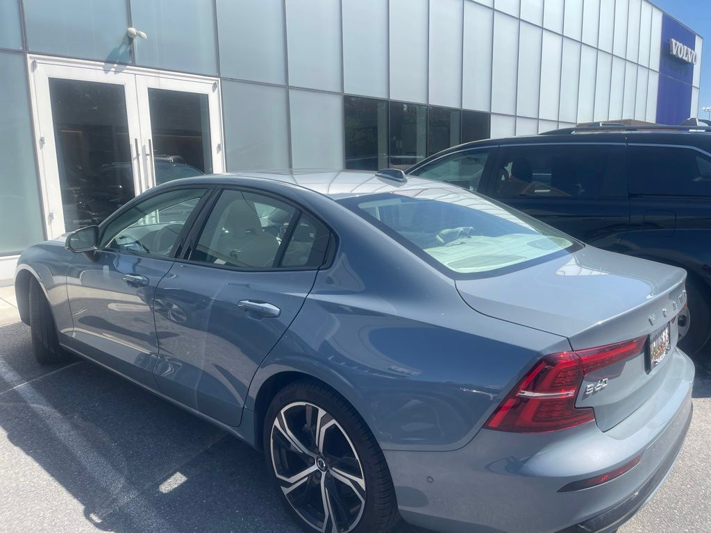 Used 2024 Volvo S60 B5 Plus w/ Climate Package AWD/4WD image 4