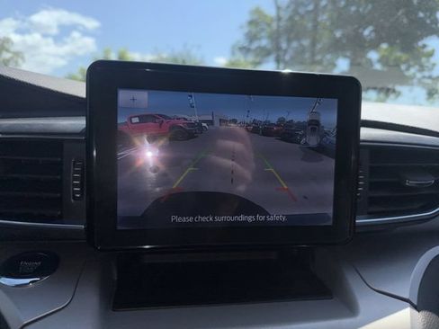 Used 2023 Ford Explorer XLT w/ Equipment Group 202A AWD/4WD image 28