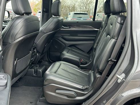 Used 2024 Jeep Grand Cherokee L Limited w/ Luxury Tech Group II AWD/4WD image 25