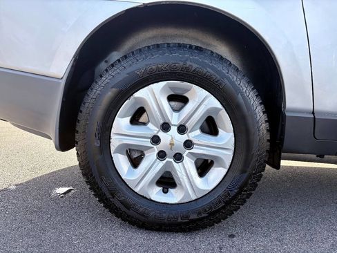 Used 2011 Chevrolet Traverse LS image 37