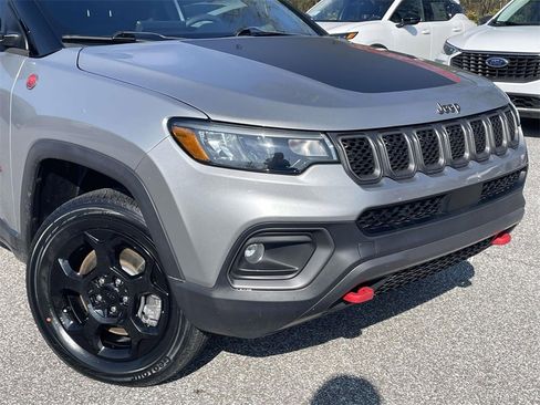 Used 2023 Jeep Compass Trailhawk image 9