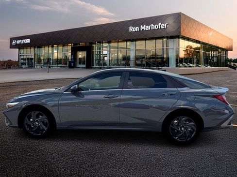New 2026 Hyundai Elantra SEL Sport Premium FWD image 3