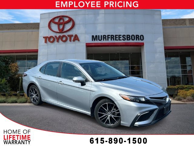 Used 2024 Toyota Camry SE FWD image 1
