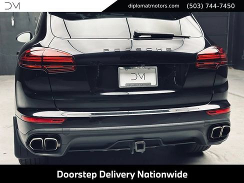 Used 2015 Porsche Cayenne Turbo AWD/4WD image 16