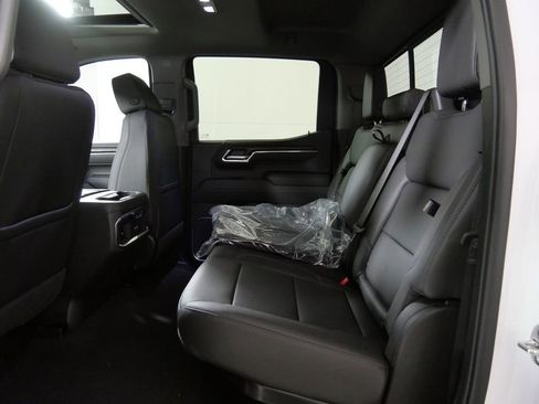 New 2026 GMC Sierra 1500 SLT w/ SLT Premium Plus Package AWD/4WD image 13