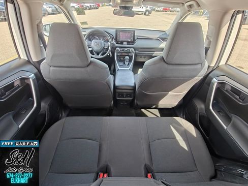 Used 2022 Toyota RAV4 LE AWD/4WD image 18
