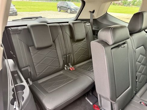 Used 2025 Volkswagen Atlas SE AWD/4WD image 19