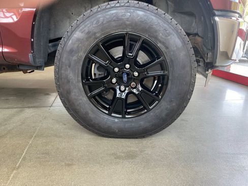 Used 2016 Ford F150 XLT w/ Equipment Group 302A Luxury AWD/4WD image 32