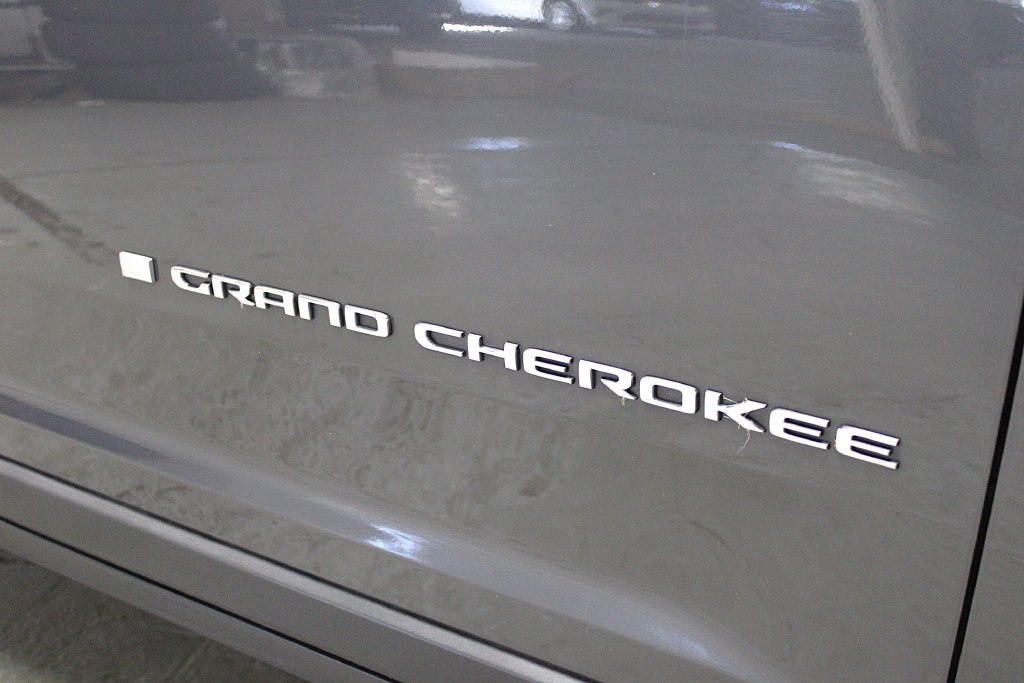 Certified 2023 Jeep Grand Cherokee L Limited AWD/4WD image 44